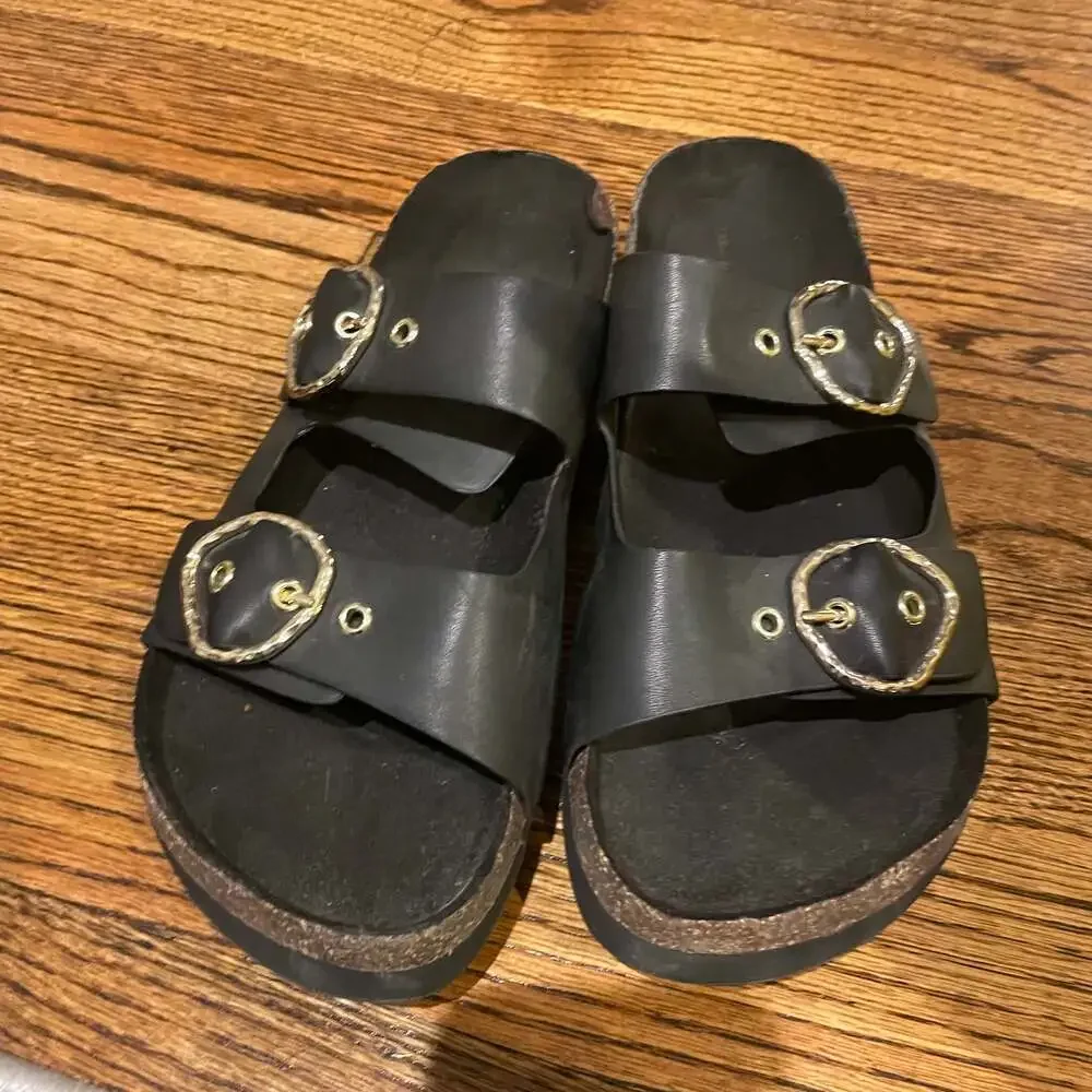 Zara Basics Black Two-Strap Platform Slide Sandals with Gold Buckles - Picture 2 of 5